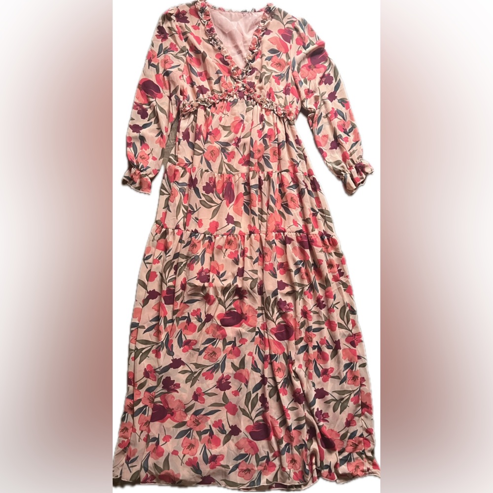 Floral maxi dress with v neckline and Bishop Sleeves. Excellent condition.